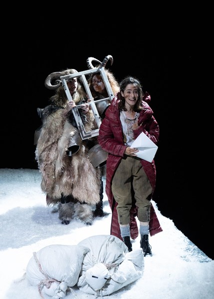 Anna Gomes spielte während eines Praktikums «Heidi» im Stadttheater Biel Solothurn. Foto: Konstantin Nazlamov Anna Gomes spielte während eines Praktikums «Heidi» im Stadttheater Biel Solothurn. Foto: Konstantin Nazlamov