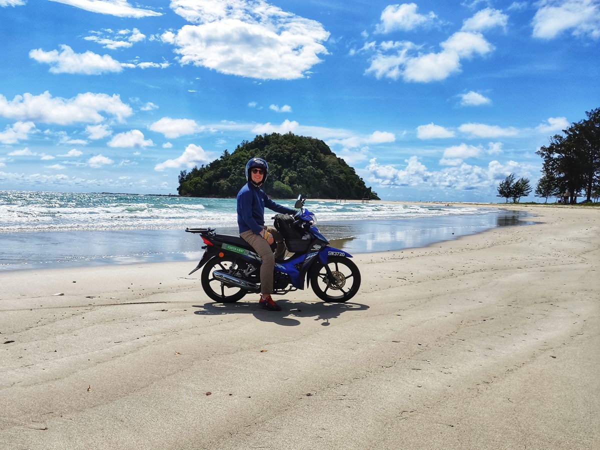 Auch an den Strand gelangt man einfach auf dem Zweirad.
