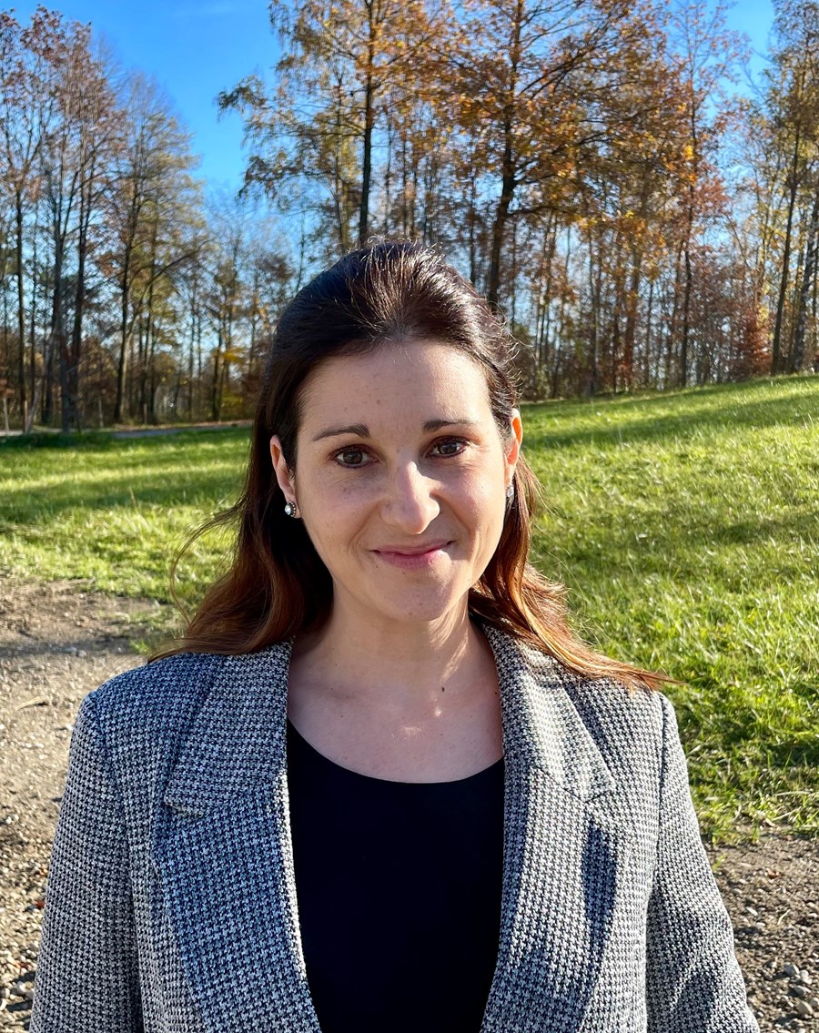 Susanne schätzt die Zusammenarbeit mit den unterschiedlichsten Menschen bei ihren vielseitigen Aufgaben und Projekten sehr. Auch Privat ist "Abwechslung" das Stichwort. Ob Ferien am Strand oder in den Bergen, ob Yoga oder Fitness, ob relaxen oder feiern: Abwechslung tut gut!