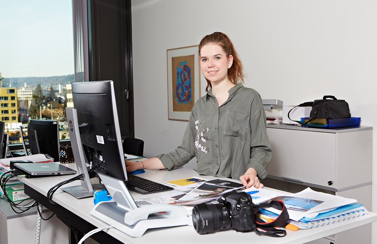 Natascha Haller, 3. Lehrjahr Mediamatikerin, Stadt Zürich«Mediamatikerin sehe ich als abwechslungsreicher Beruf mit viel Zukunft und ich kann mein Hobby zum Beruf machen. »