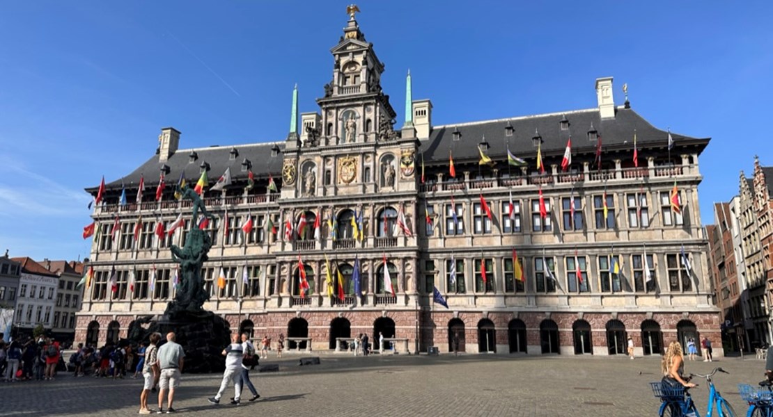 Rathaus Antwerpen - Nadja Bolliger Rathaus Antwerpen - Nadja Bolliger