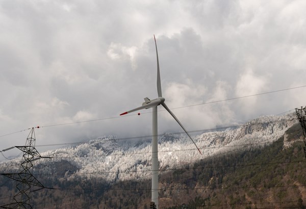 «Mit alpinen Solaranlagen und Windkraft können wir die Stromproduktion im Winter steigern» «Mit alpinen Solaranlagen und Windkraft können wir die Stromproduktion im Winter steigern»