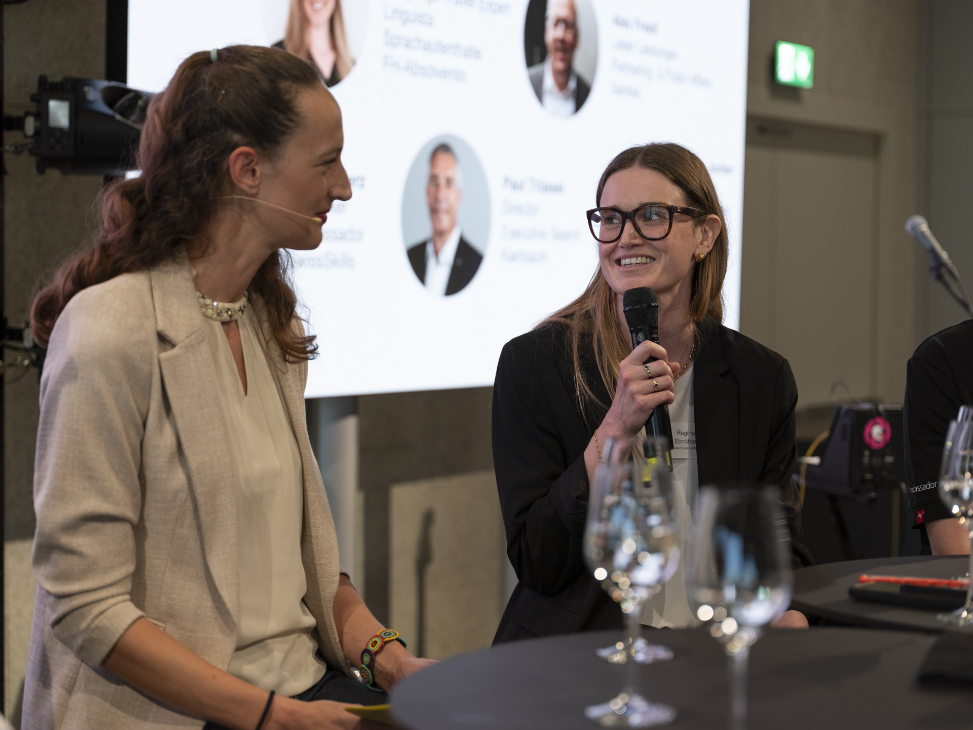 Sabine Östlund (Moderation) & Regina Ebnöther (Linguista)