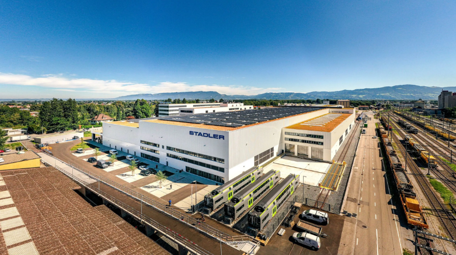 Erfolgsstory: Wo ist der beste Platz im Zug? Alumna Denise weiss es. 