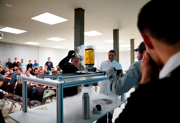 Von der Vorlesung in die Werkstatt Von der Vorlesung in die Werkstatt