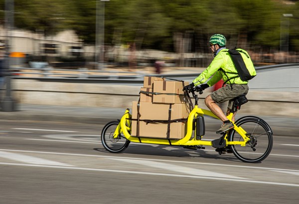 Lastenvelos statt LKWs: Wegweiser für die City Logistik in St. Gallen Lastenvelos statt LKWs: Wegweiser für die City Logistik in St. Gallen