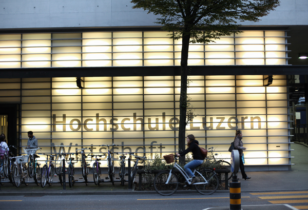 Zu Besuch bei der Hochschule Luzern – Wirtschaft Zu Besuch bei der Hochschule Luzern – Wirtschaft