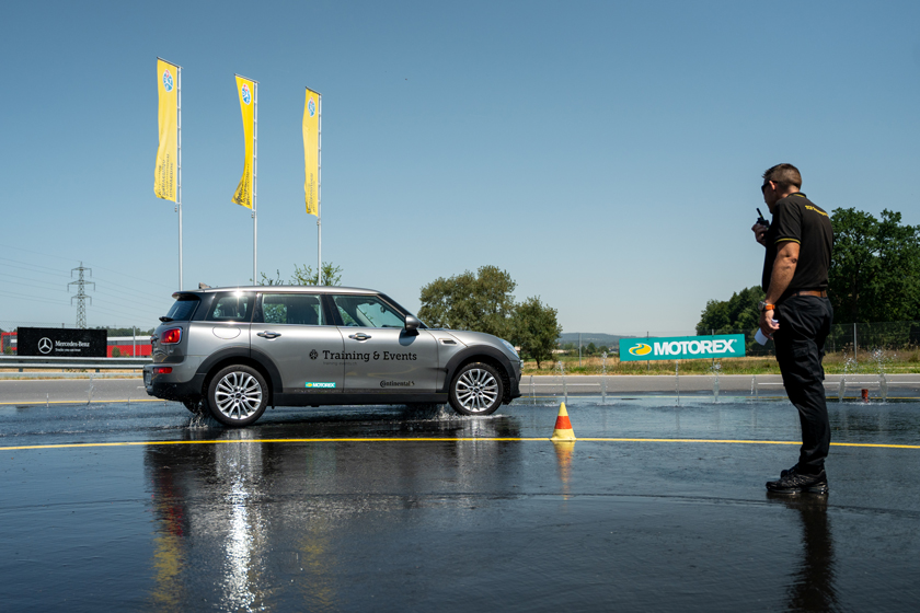 Sicher und smart unterwegs: Gewinne einen von zehn TCS-Gutscheinen im Wert von je CHF 50