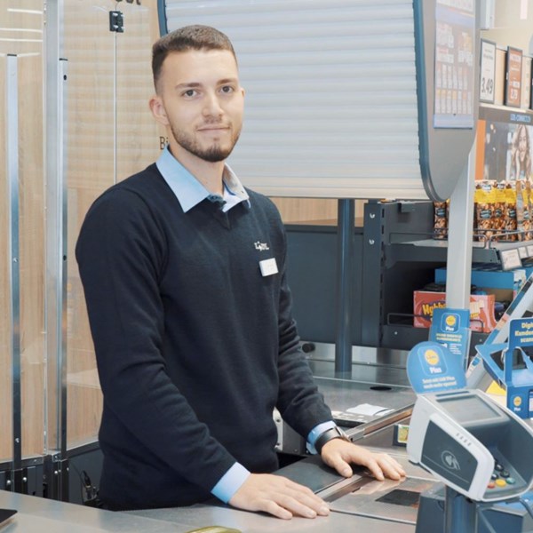 Arlind Hereqi, Filialassistent & Student, Lidl Schweiz